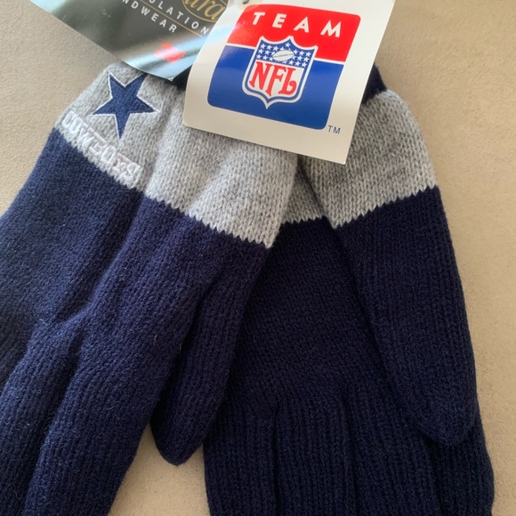 Dallas Cowboys gloves (one size fit most) - Picture 2 of 5